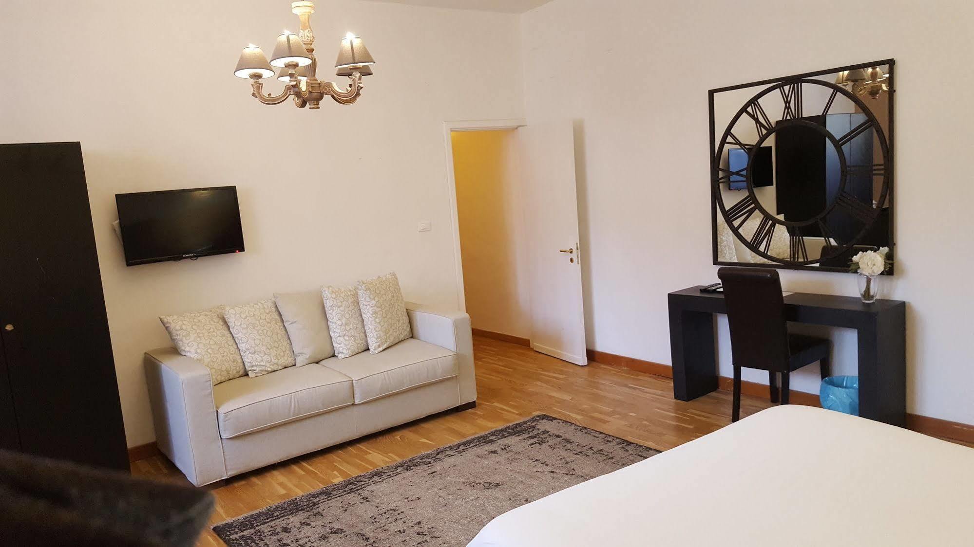 Palazzo Satriano 3* Napoli
